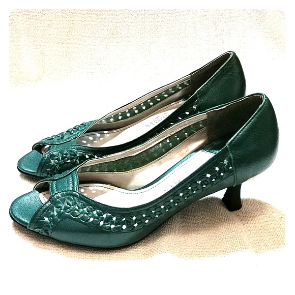 KerryBrook Emerald Green open toe pumps - Picture 1 of 8